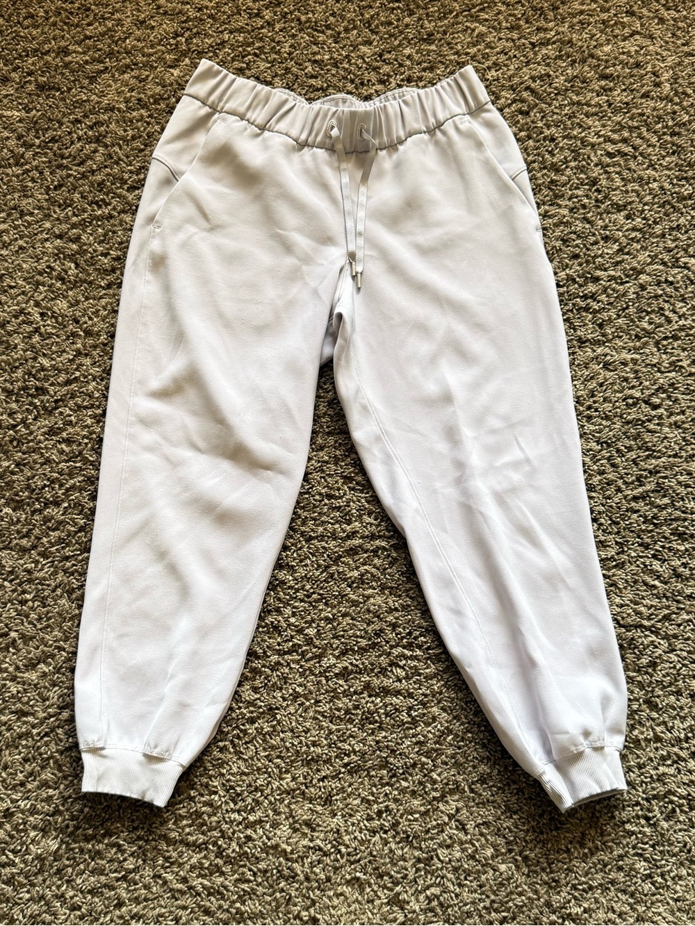 Lululemon On the Fly Jogger Woven Size 6 Gray Taupe Travel Athleisure Pants